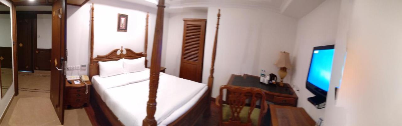 ศราวันฐิ สโรวร ปอร์ติโก Hotel บังกาลอร์ ภายนอก รูปภาพ