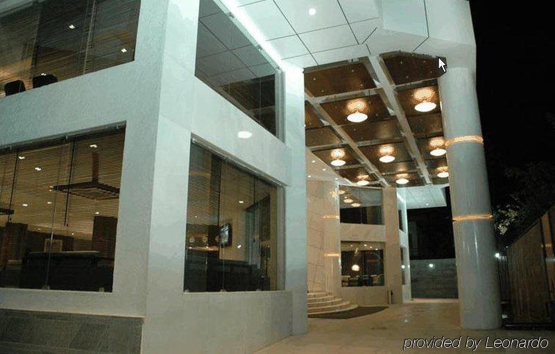 ศราวันฐิ สโรวร ปอร์ติโก Hotel บังกาลอร์ ภายนอก รูปภาพ