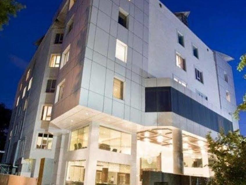ศราวันฐิ สโรวร ปอร์ติโก Hotel บังกาลอร์ ภายนอก รูปภาพ