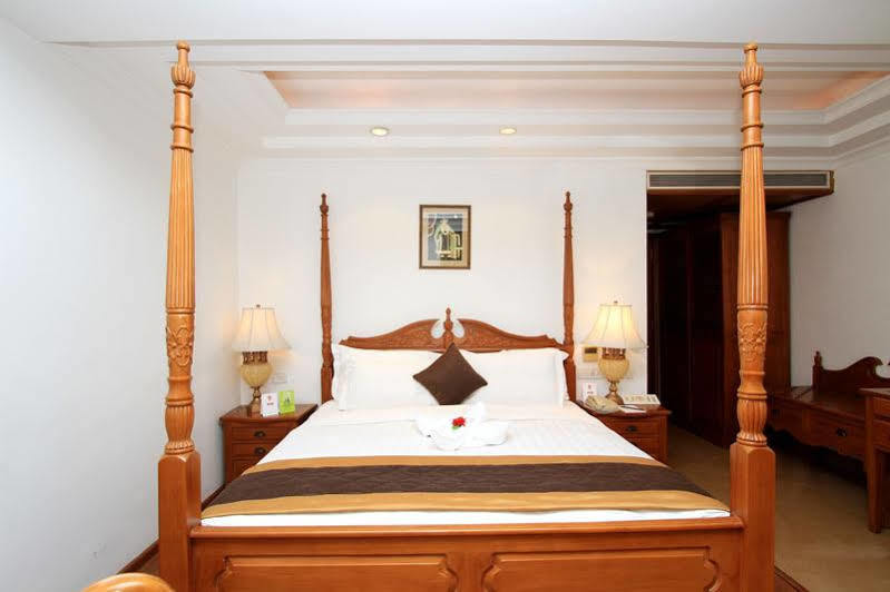 ศราวันฐิ สโรวร ปอร์ติโก Hotel บังกาลอร์ ภายนอก รูปภาพ