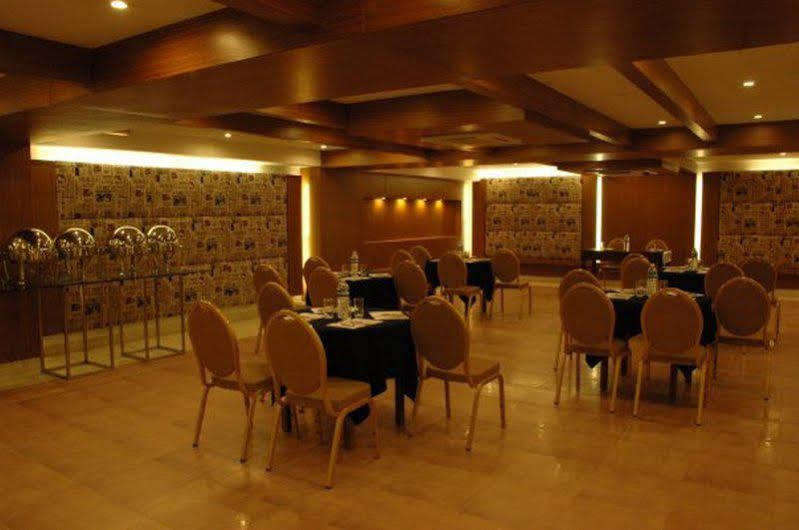 ศราวันฐิ สโรวร ปอร์ติโก Hotel บังกาลอร์ ภายนอก รูปภาพ