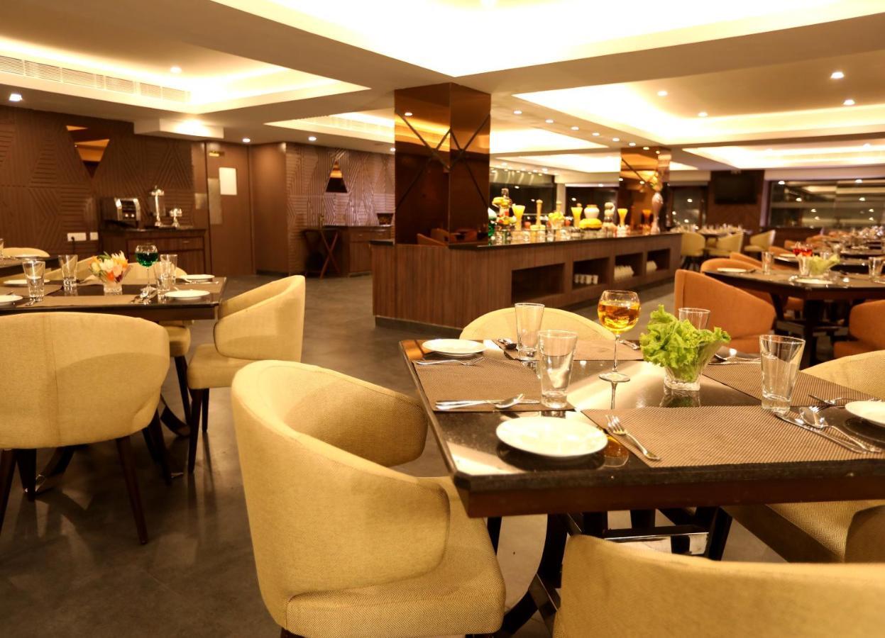 ศราวันฐิ สโรวร ปอร์ติโก Hotel บังกาลอร์ ภายนอก รูปภาพ