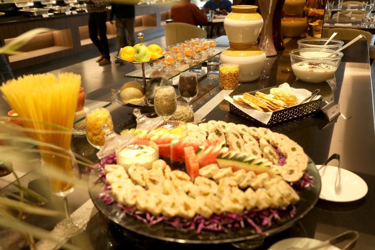 ศราวันฐิ สโรวร ปอร์ติโก Hotel บังกาลอร์ ภายนอก รูปภาพ