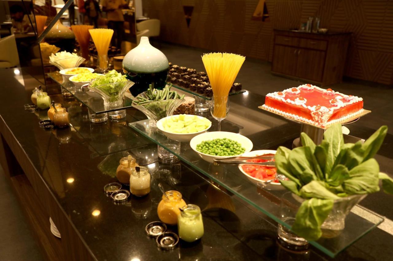 ศราวันฐิ สโรวร ปอร์ติโก Hotel บังกาลอร์ ภายนอก รูปภาพ